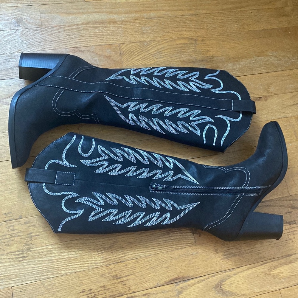 heeled cowgirl boots